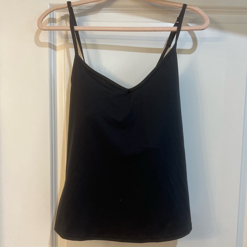 🖤Old Navy Powersoft Top with Built-In Bra